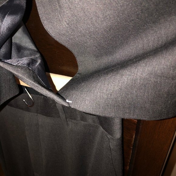 Banana Republic Tailored Slim Fit Suit - Picture 5 of 7
